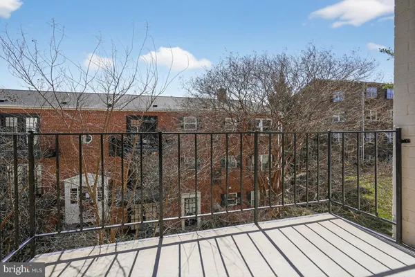 $240,000 | 432 North Armistead Street, Unit 203, Alexandria, VA 22312