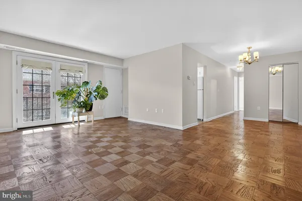 $240,000 | 432 North Armistead Street, Unit 203, Alexandria, VA 22312