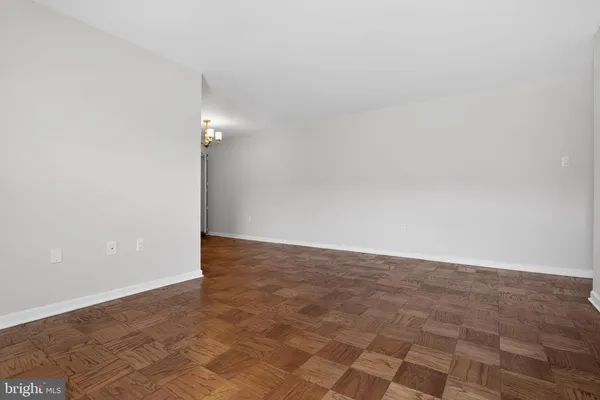 $240,000 | 432 North Armistead Street, Unit 203, Alexandria, VA 22312