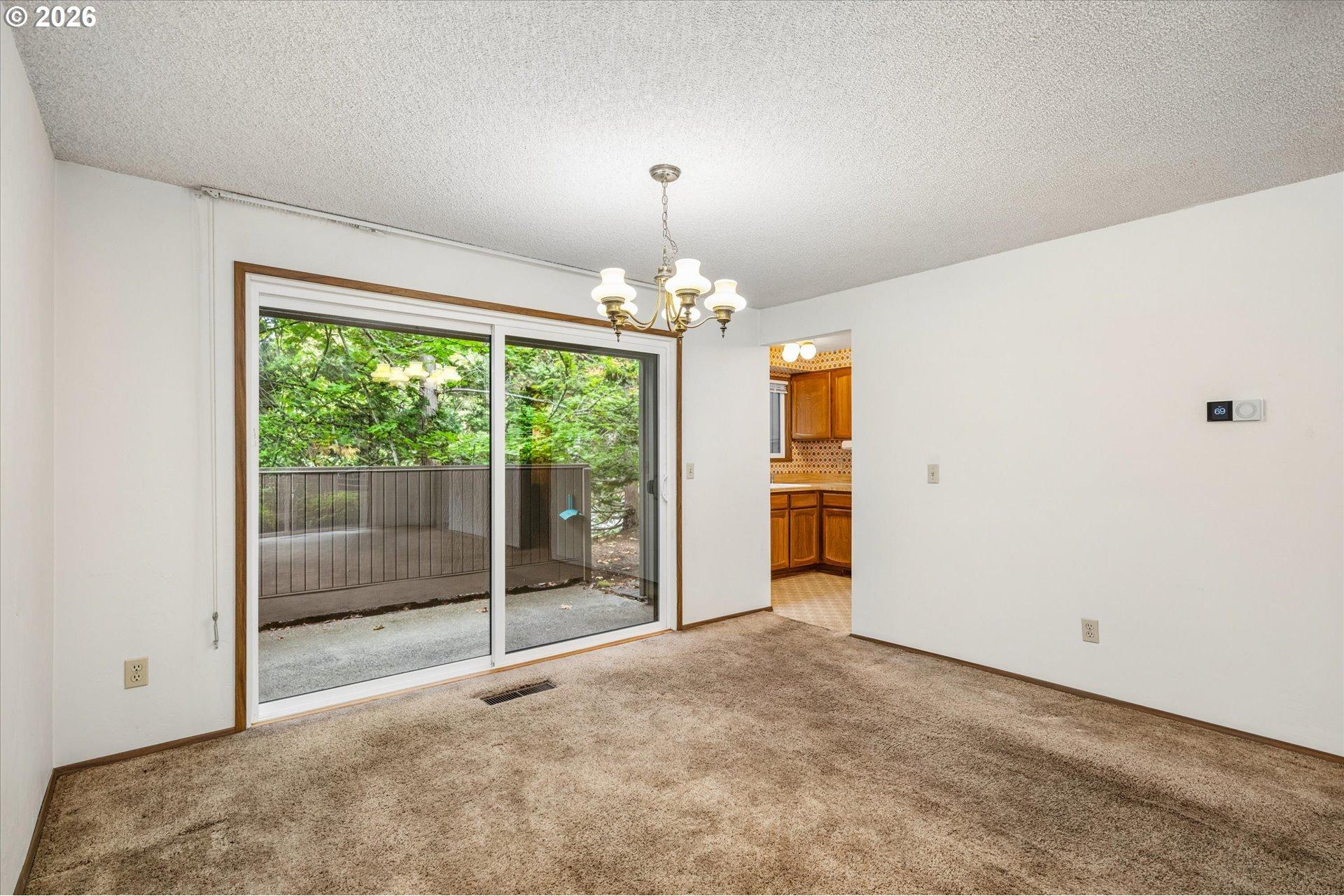 2295 Ridgeway Drive Eugene, OR 97401 - Photo 15 of 36 Living Room/Dining Room