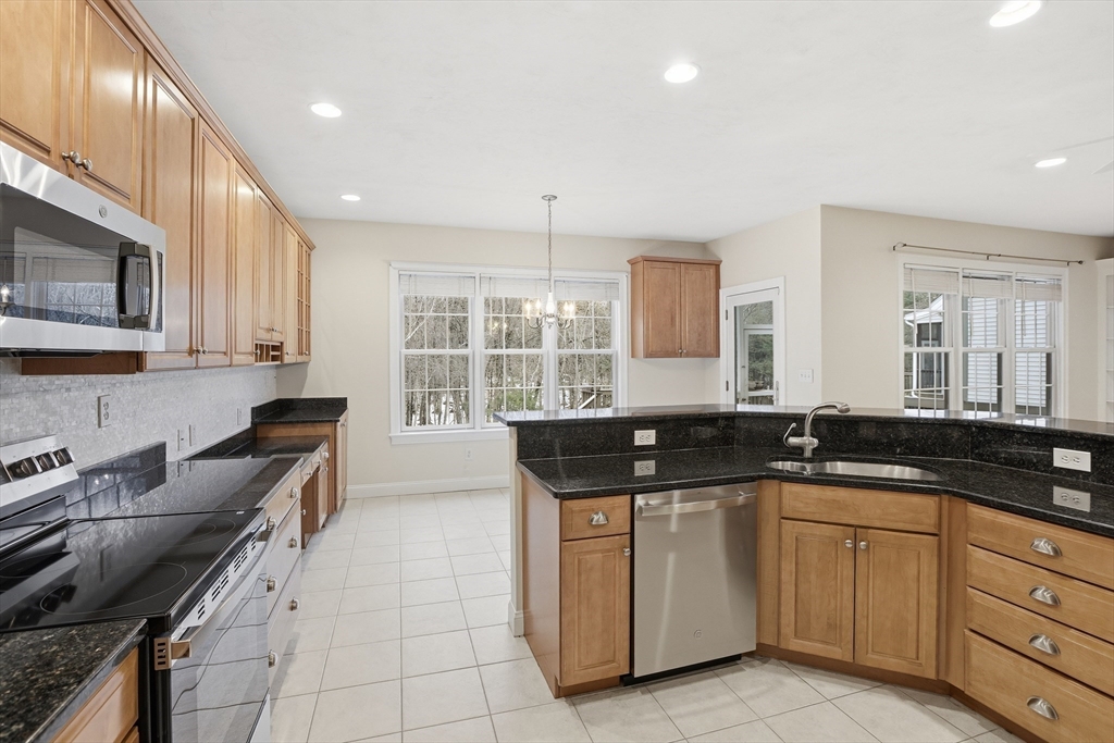 19 Sandstone Road Westford, MA 01886 - Photo 12 of 42