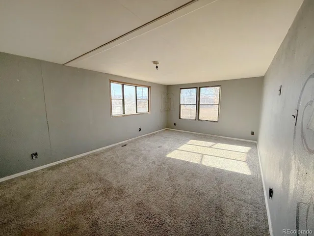 a view of empty room with window