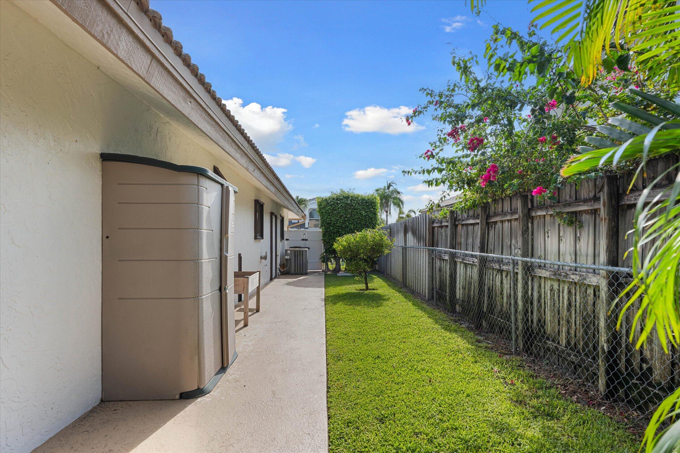 1598 Southwest 5th Avenue Boca Raton, FL 33432 - Photo 30 of 36 Immaculate Side Yard