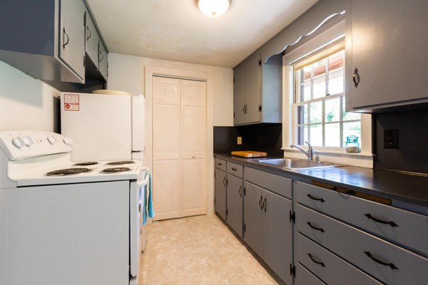 25-35 Governor Prence Road Eastham, MA 02642 - Photo 11 of 30 Gallery Image 11