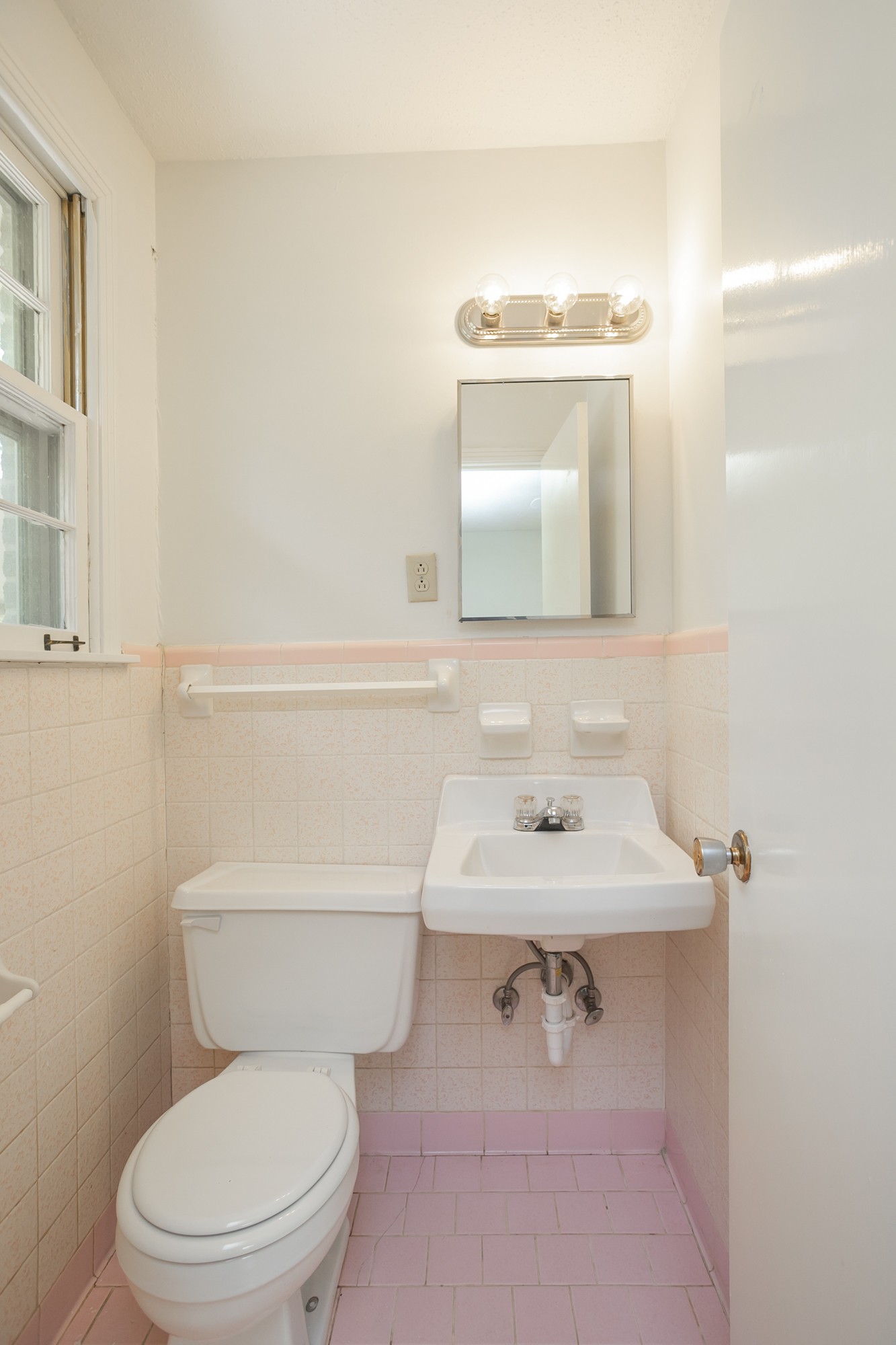 1322 Garrettsburg Road Clarksville, TN 37042 - Photo 12 of 27 Gallery Image 12