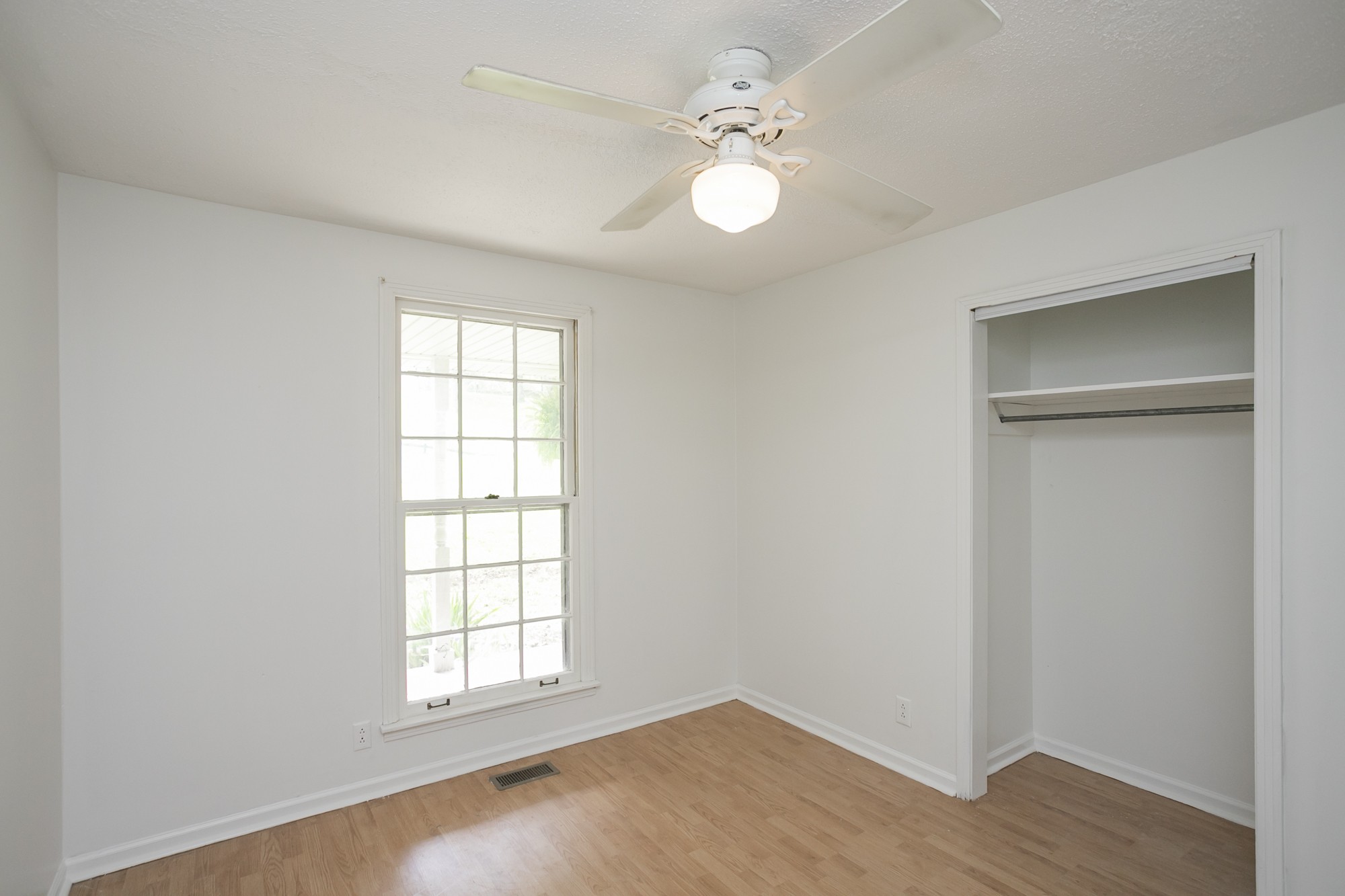 1322 Garrettsburg Road Clarksville, TN 37042 - Photo 13 of 27 Gallery Image 13