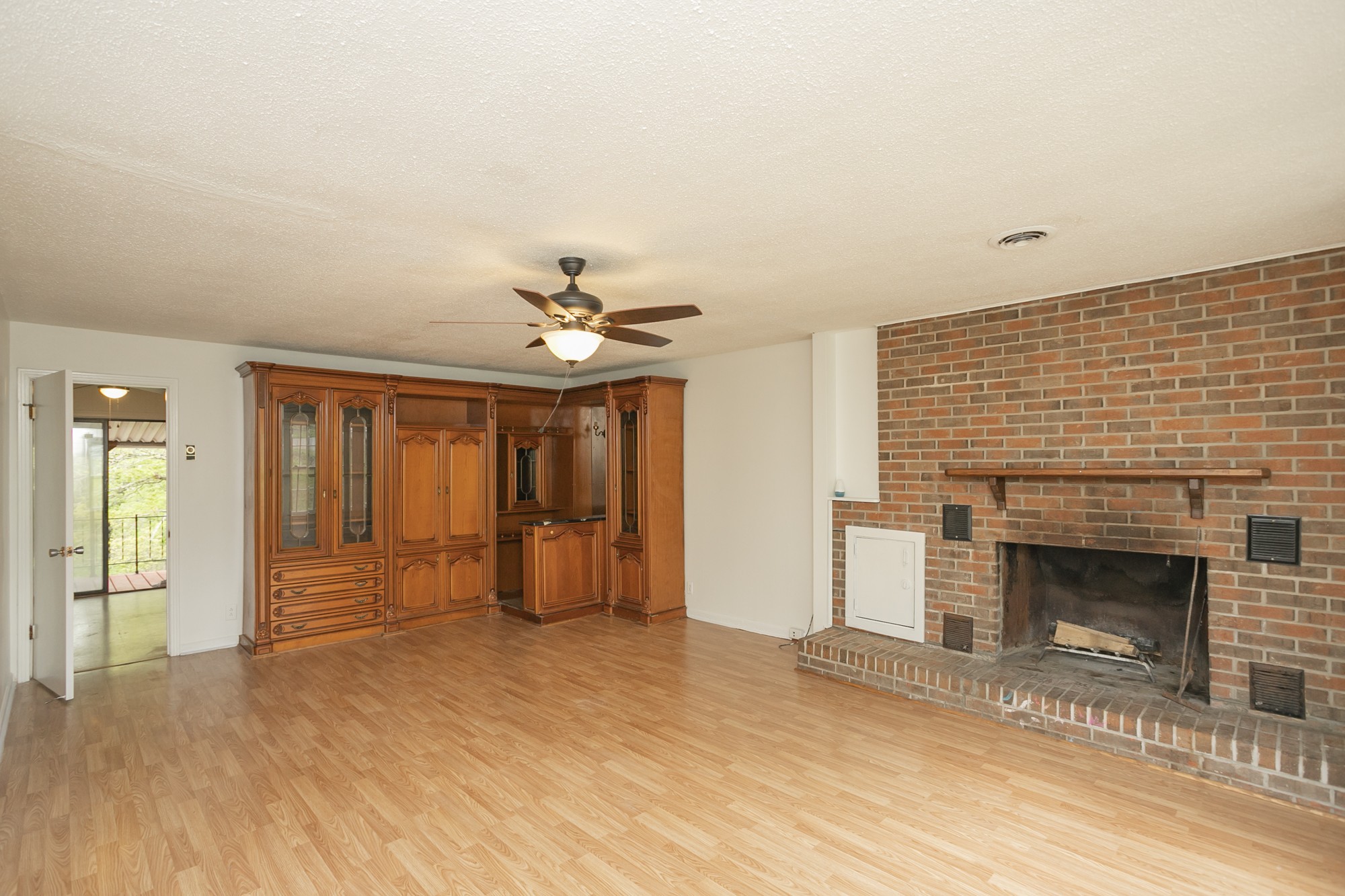 1322 Garrettsburg Road Clarksville, TN 37042 - Photo 4 of 27 Gallery Image 4