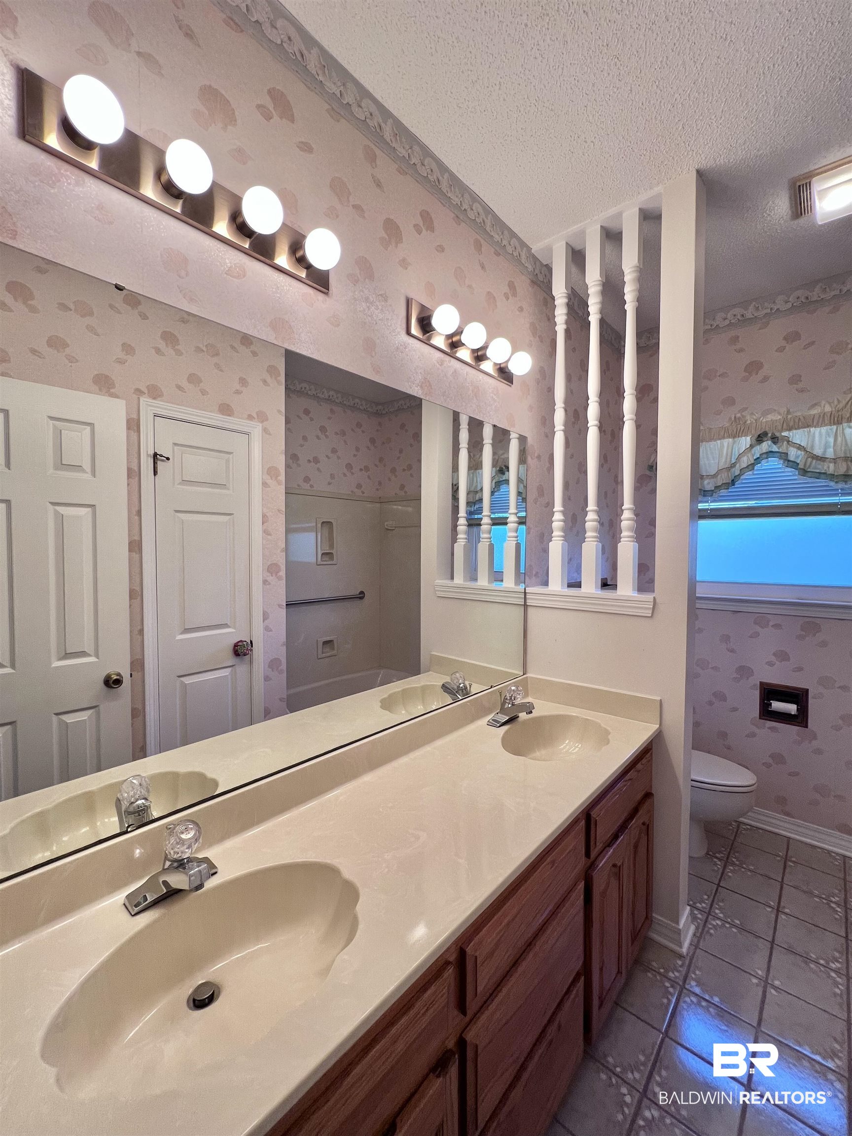 9420 Clubhouse Drive Foley, AL 36535 - Photo 14 of 31 Guest Bathroom
