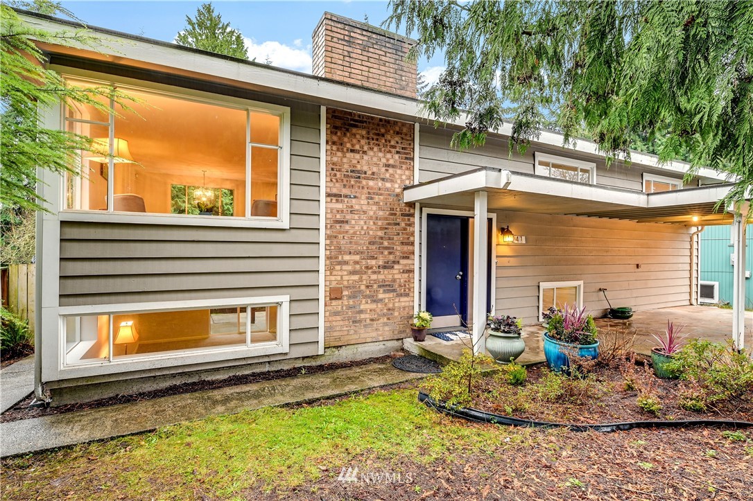 241 Southwest 115th Street Seattle, WA 98146 - Photo 1 of 17 Gallery Image 1