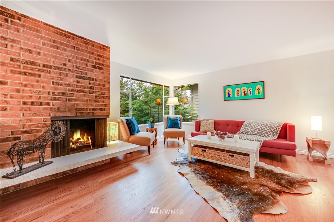 241 Southwest 115th Street Seattle, WA 98146 - Photo 3 of 17 Gallery Image 3