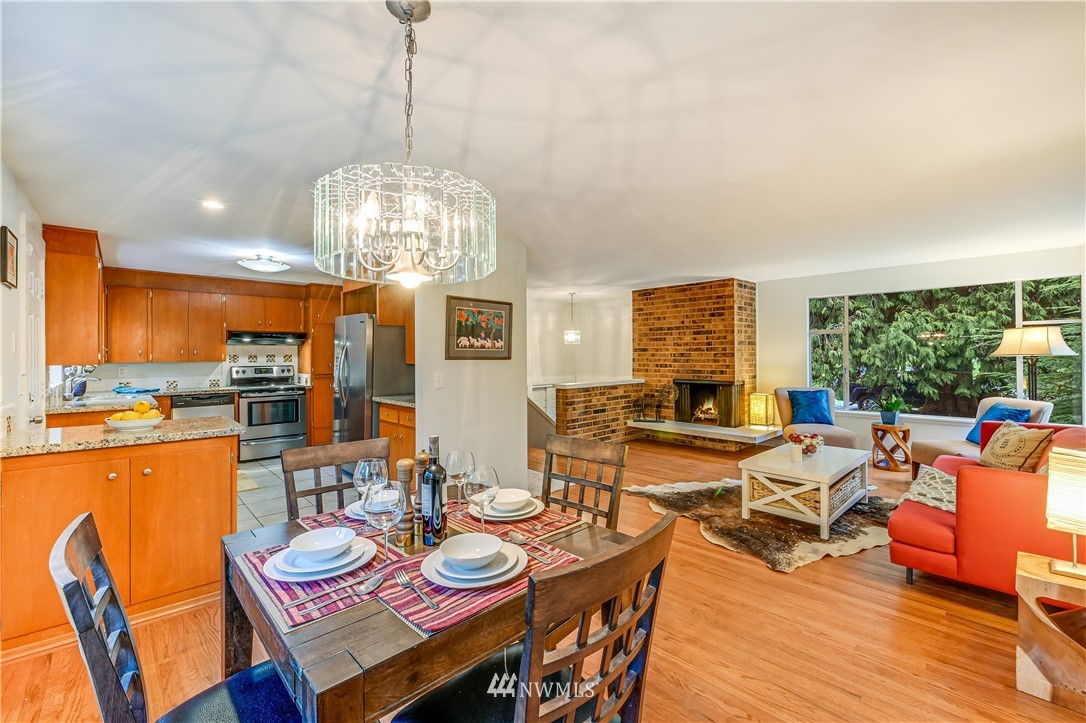 241 Southwest 115th Street Seattle, WA 98146 - Photo 5 of 17 Gallery Image 5
