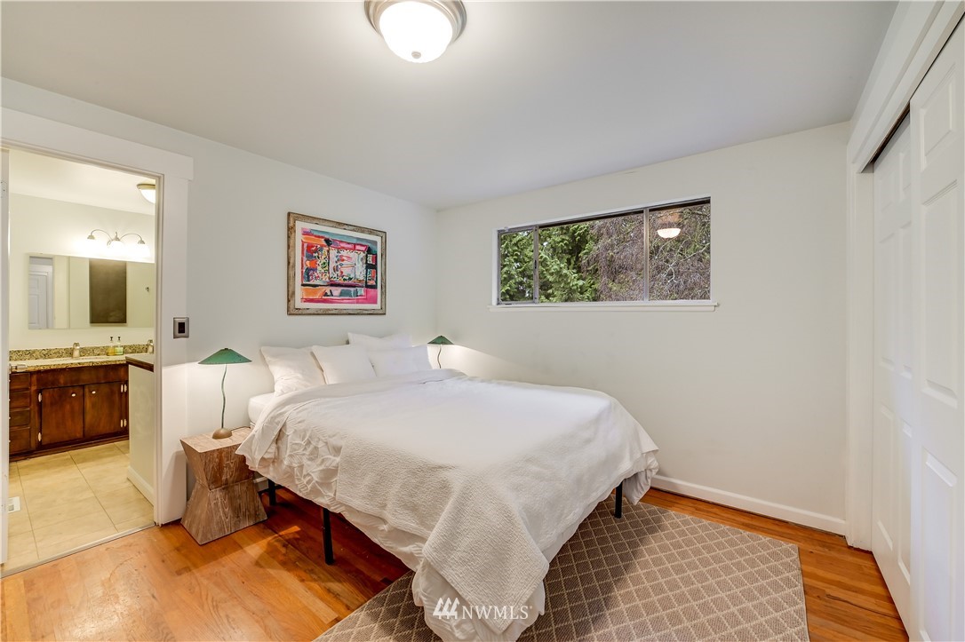 241 Southwest 115th Street Seattle, WA 98146 - Photo 8 of 17 Gallery Image 8