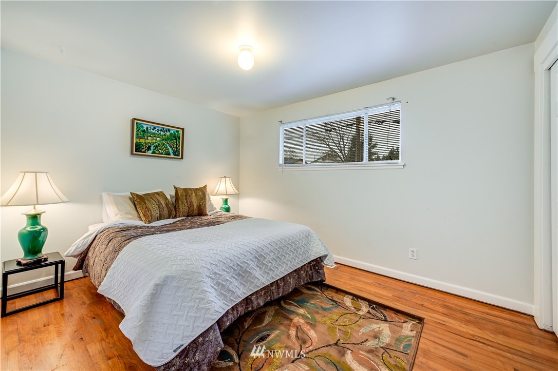 241 Southwest 115th Street Seattle, WA 98146 - Photo 9 of 17 Gallery Image 9