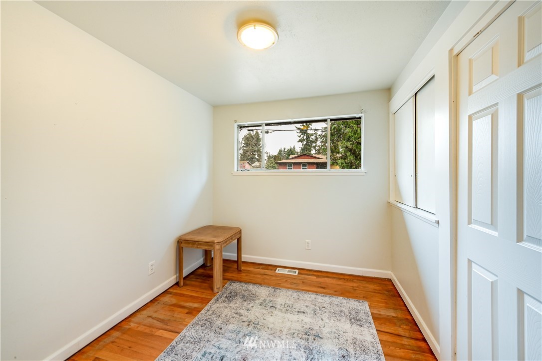 241 Southwest 115th Street Seattle, WA 98146 - Photo 10 of 17 Gallery Image 10
