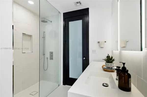 $12,000 | Dadeland, Miami, FL 33143