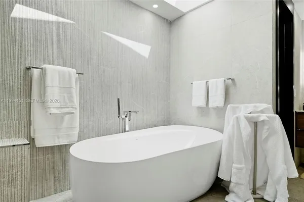 $12,000 | Dadeland, Miami, FL 33143