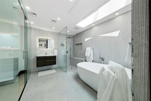 $12,000 | Dadeland, Miami, FL 33143