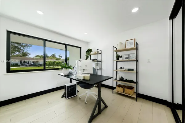 $12,000 | Dadeland, Miami, FL 33143