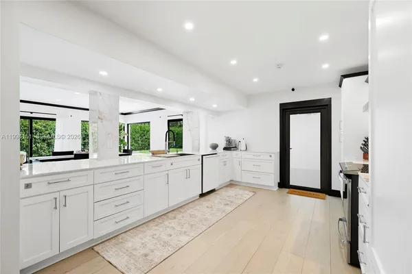 $12,000 | Dadeland, Miami, FL 33143