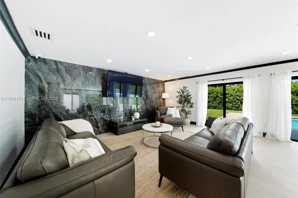 $12,000 | Dadeland, Miami, FL 33143