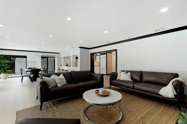 $12,000 | Dadeland, Miami, FL 33143