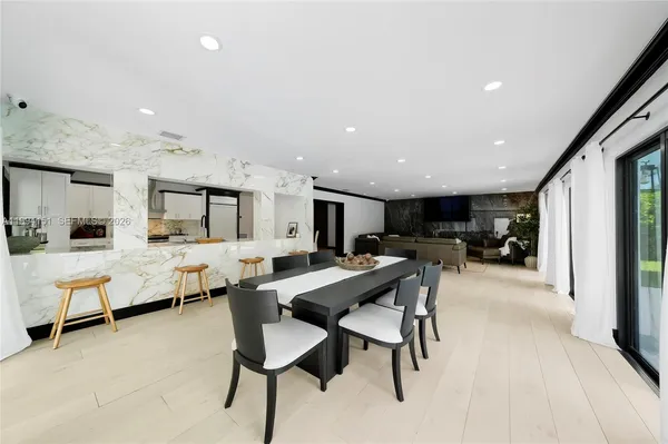 $12,000 | Dadeland, Miami, FL 33143