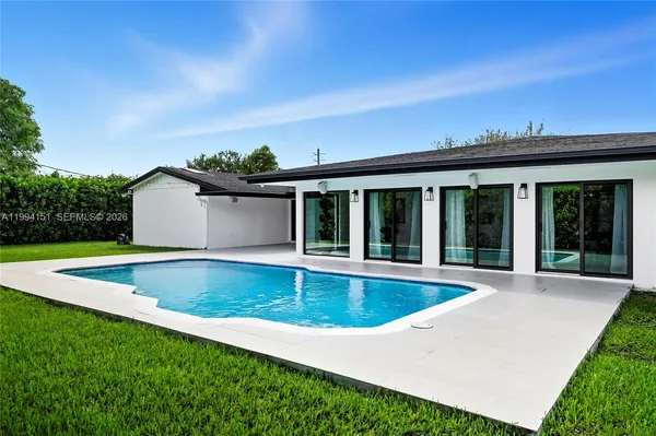 $12,000 | Dadeland, Miami, FL 33143