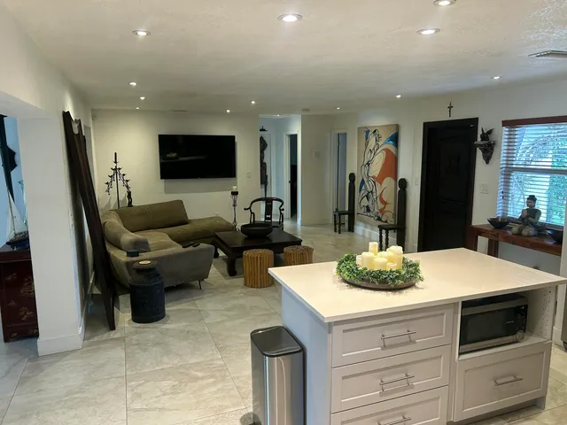 $4,500 | 2565 Meadow Road, West Palm Beach, FL 33406