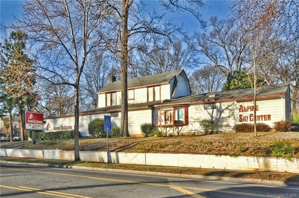 1501 Lilac Road Charlotte, NC 28209 - Photo 11 of 21 a view of a house with a yard and street