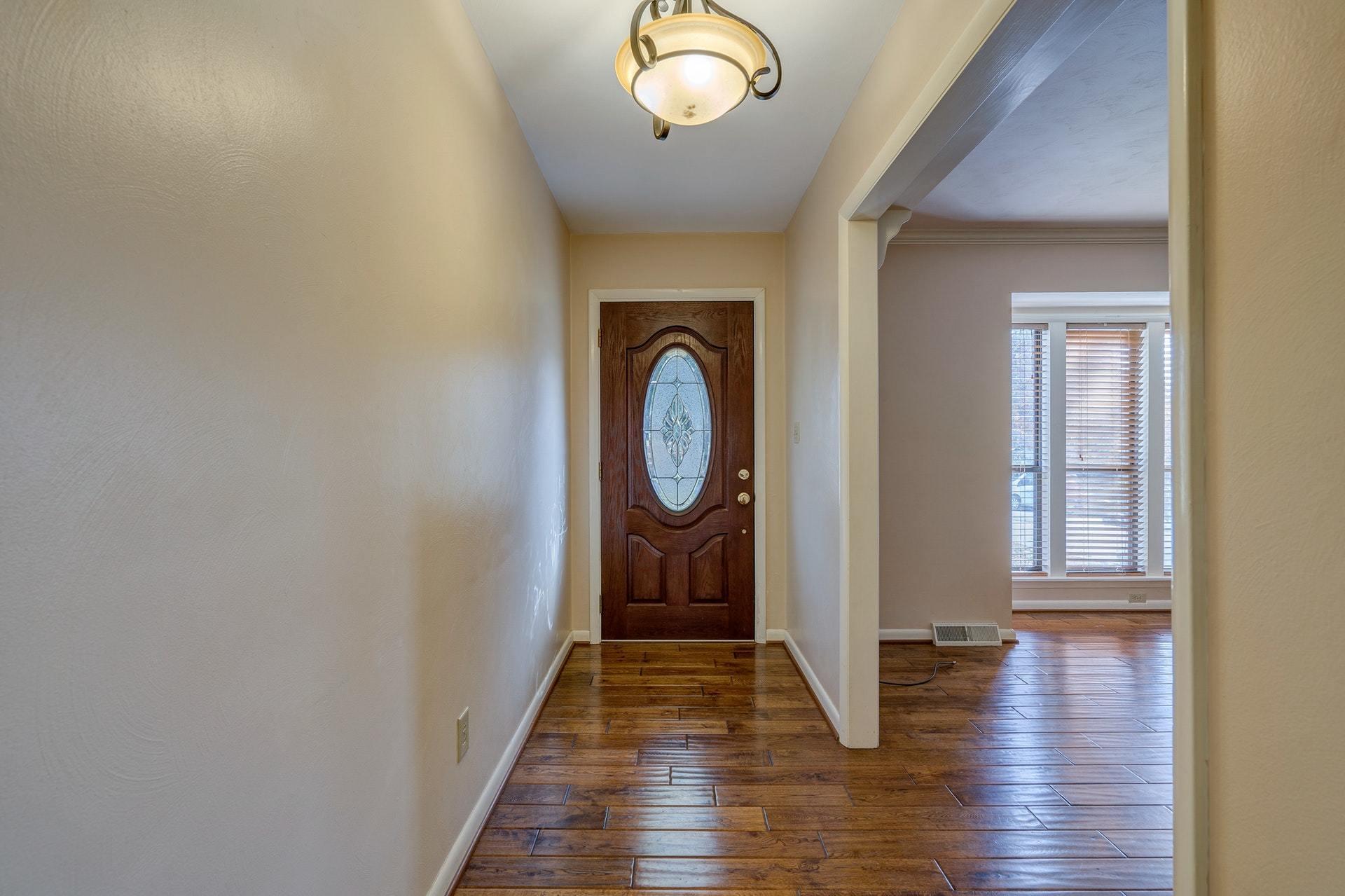 6545 Forest View Road Roanoke, VA 24018 - Photo 3 of 45 003-332767-DSC00006_07_08_09_10_8401379