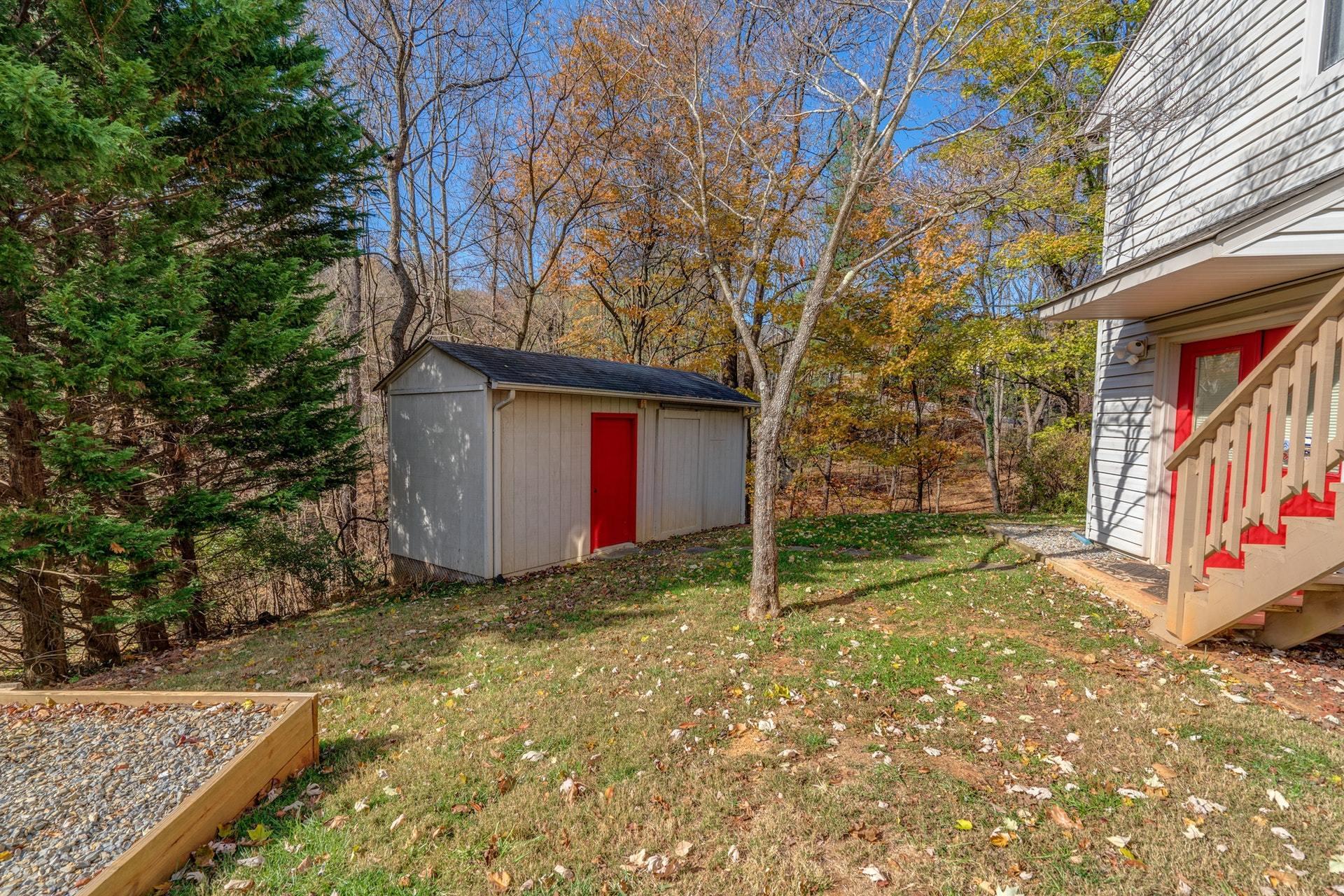 6545 Forest View Road Roanoke, VA 24018 - Photo 42 of 45 039-332767-DSC00236_37_38_39_40_8401420