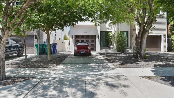 $11,000 | 1371 Southwest 22nd Terrace, Unit 1371, Miami, FL 33145