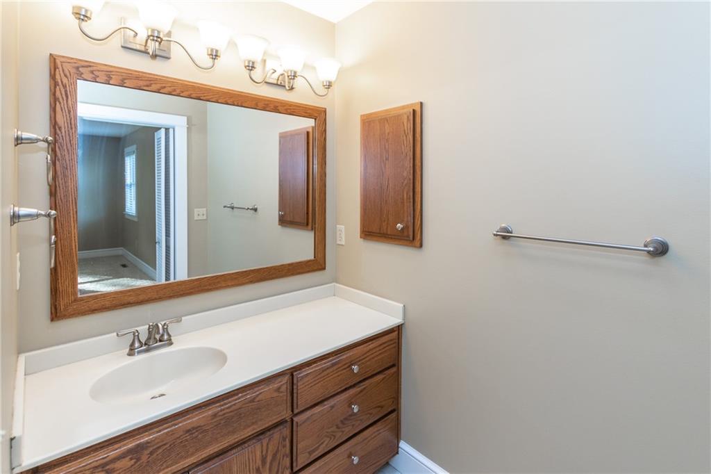 482 Ridgeview Lane Columbus, IN 47201 - Photo 14 of 34 Gallery Image 14