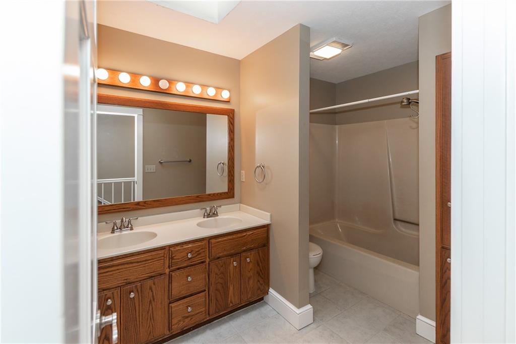 482 Ridgeview Lane Columbus, IN 47201 - Photo 18 of 34 Gallery Image 18