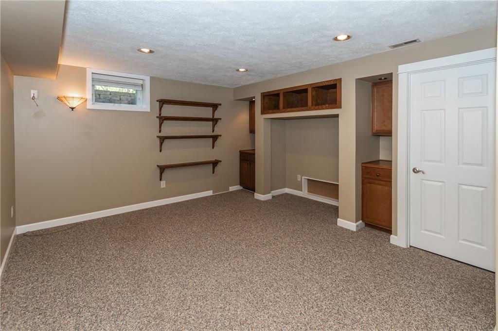 482 Ridgeview Lane Columbus, IN 47201 - Photo 21 of 34 Gallery Image 21