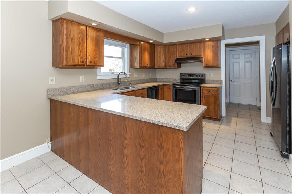 482 Ridgeview Lane Columbus, IN 47201 - Photo 8 of 34 Gallery Image 8