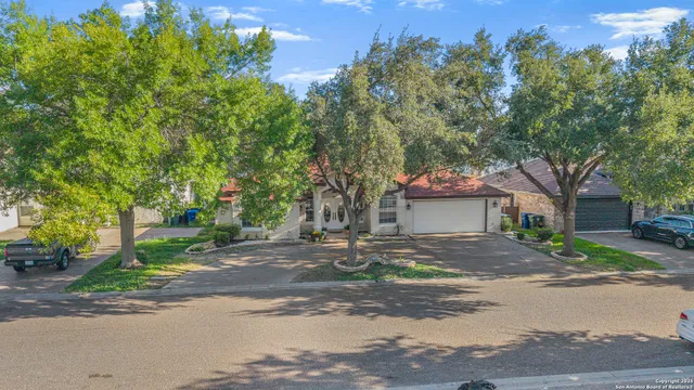 $2,700 | 3111 Persimmon Court, Laredo, TX 78045