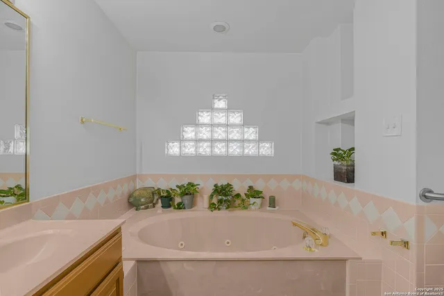 $2,700 | 3111 Persimmon Court, Laredo, TX 78045