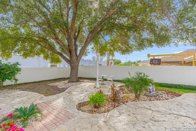 $2,700 | 3111 Persimmon Court, Laredo, TX 78045