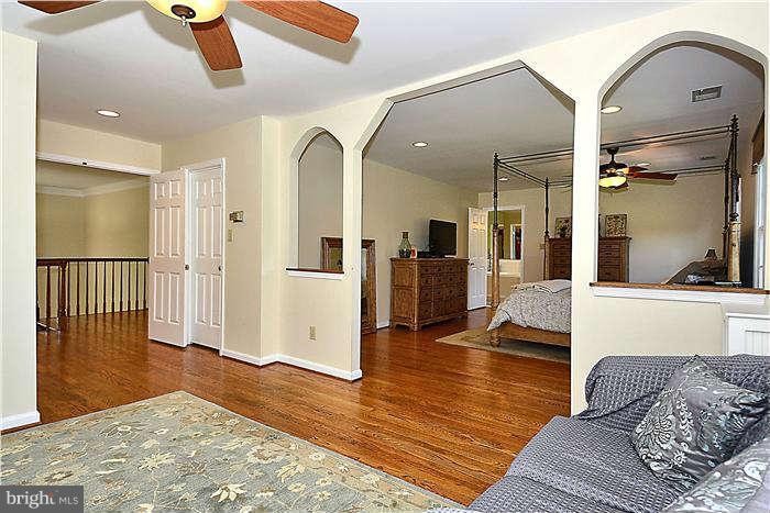 14611 Springfield Road Darnestown, MD 20874 - Photo 14 of 30 Master Bedroom Sitting Room