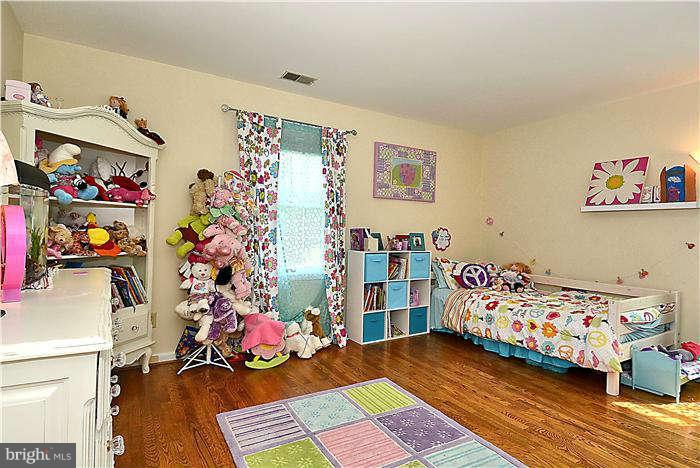 14611 Springfield Road Darnestown, MD 20874 - Photo 17 of 30 Bedroom Suite #3