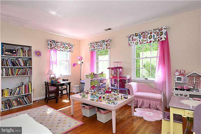 14611 Springfield Road Darnestown, MD 20874 - Photo 18 of 30 Bedroom Suite #4