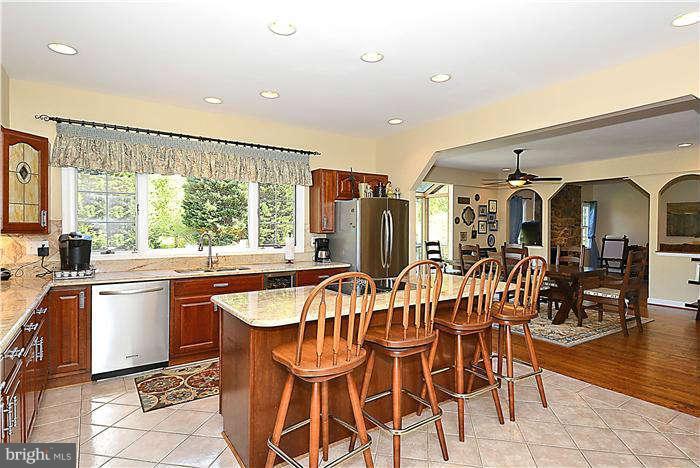 14611 Springfield Road Darnestown, MD 20874 - Photo 9 of 30 Kitchen