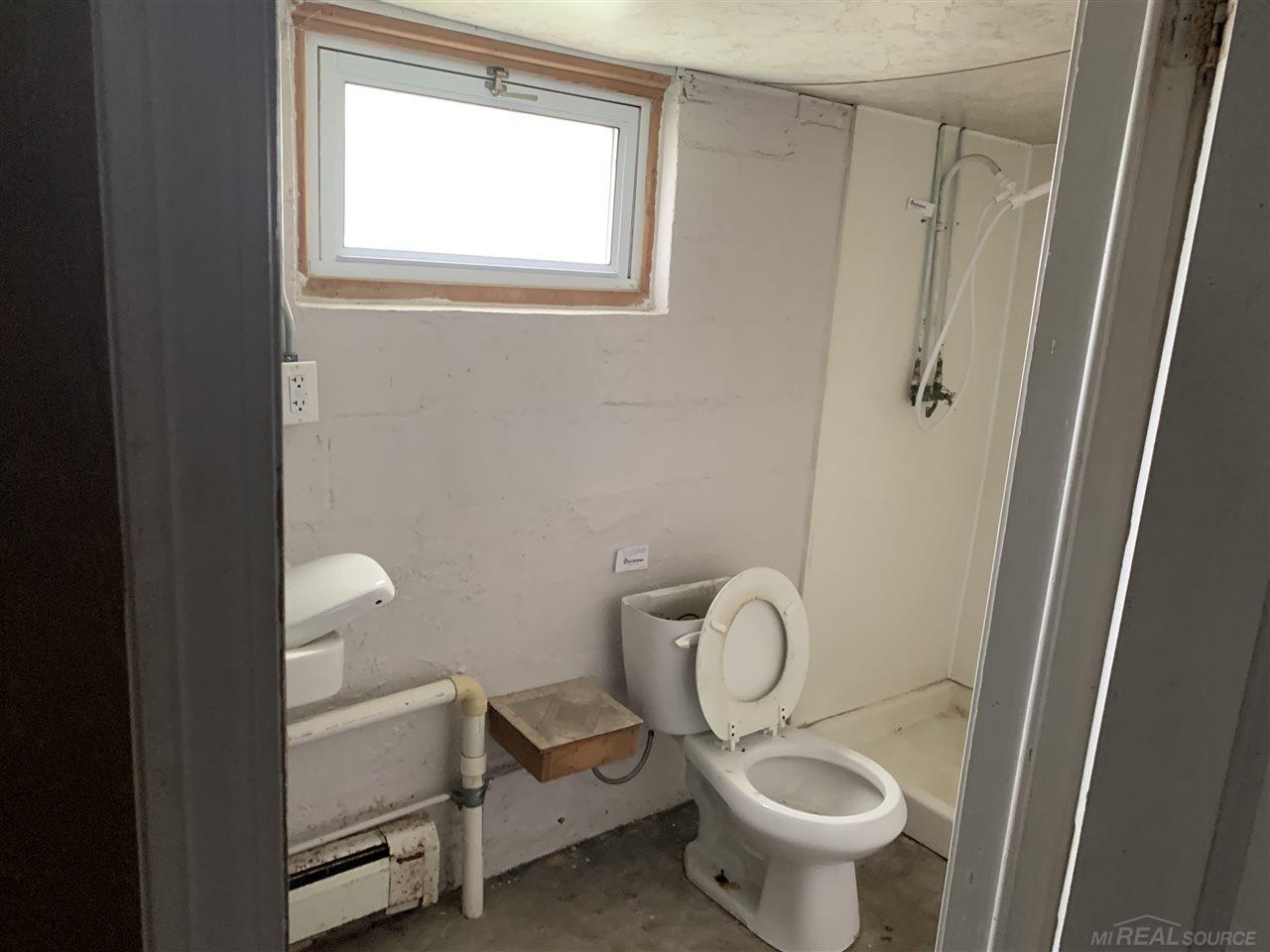 24386 Middlebelt Road New Boston, MI 48164 - Photo 18 of 18 Gallery Image 18