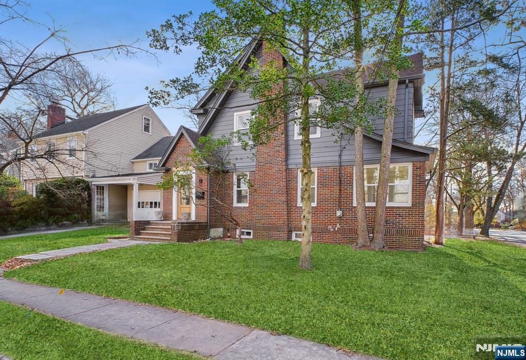 344 Marlboro Road Englewood, NJ 07631 - Photo 2 of 21