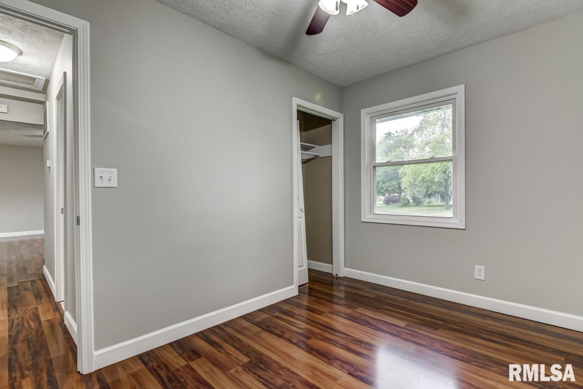 3526 Ivanhoe Drive Springfield, IL 62703 - Photo 13 of 28