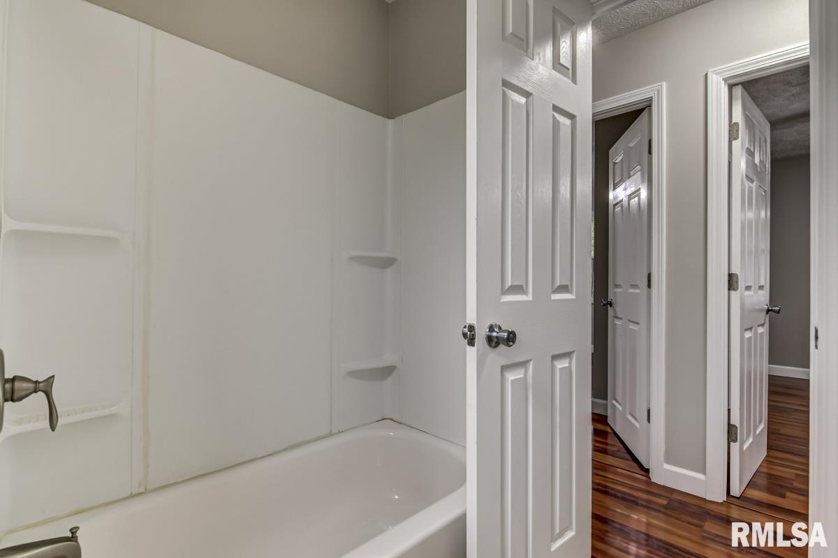 3526 Ivanhoe Drive Springfield, IL 62703 - Photo 24 of 28