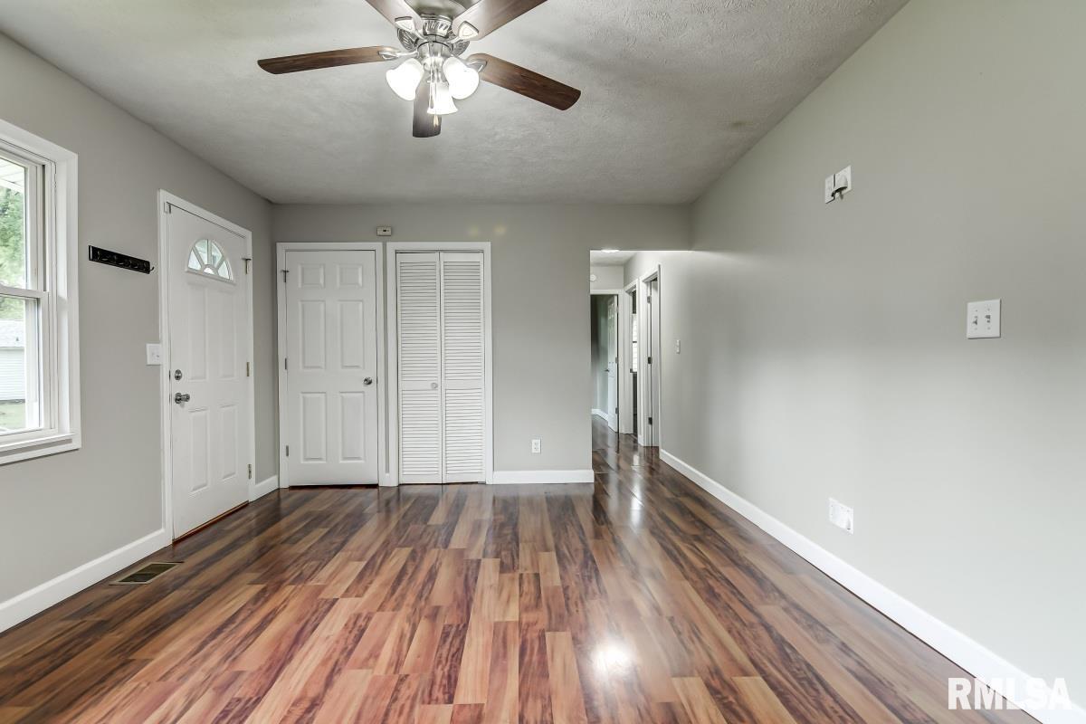 3526 Ivanhoe Drive Springfield, IL 62703 - Photo 6 of 28