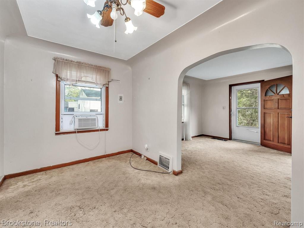2820 Grant Road Rochester Hills, MI 48309 - Photo 11 of 55