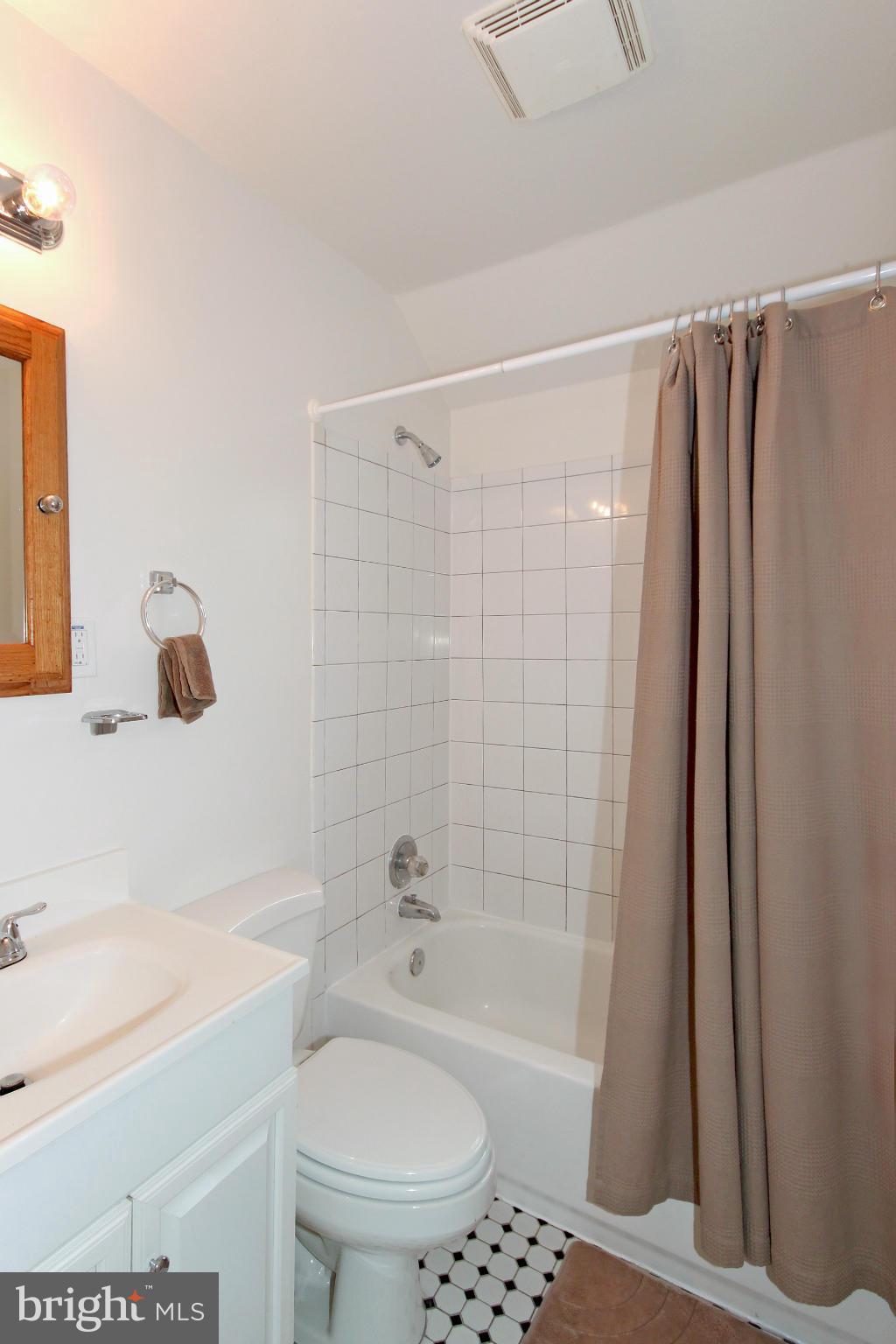 12611 Epping Road Silver Spring, MD 20906 - Photo 15 of 25 Bath
